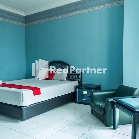 Akur Hotel Malioboro Mitra Reddoorz Yogyakarta Exterior photo