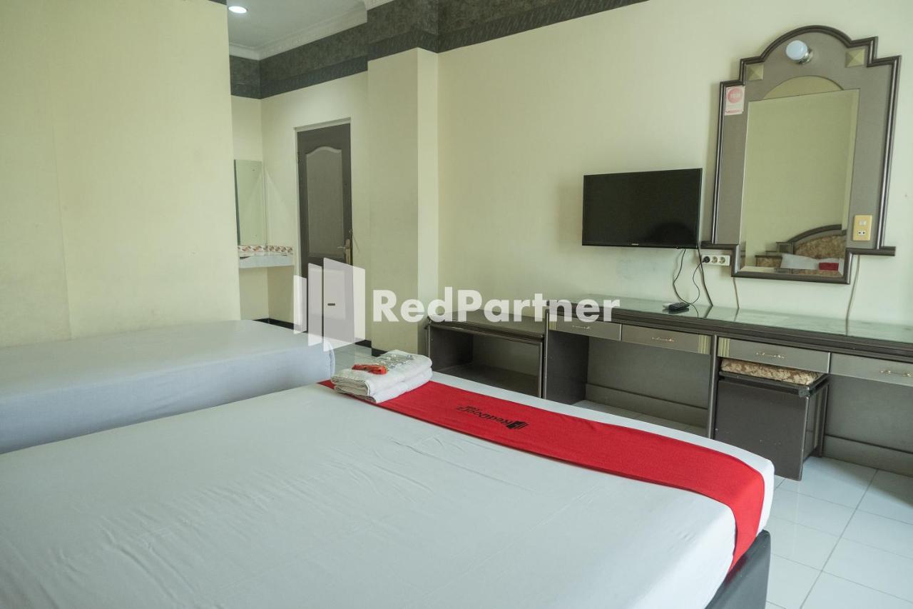 Akur Hotel Malioboro Mitra Reddoorz Yogyakarta Exterior photo