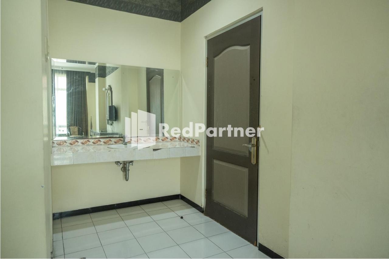 Akur Hotel Malioboro Mitra Reddoorz Yogyakarta Exterior photo