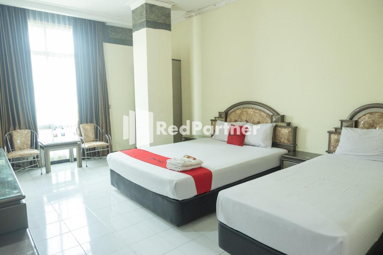 Akur Hotel Malioboro Mitra Reddoorz Yogyakarta Exterior photo