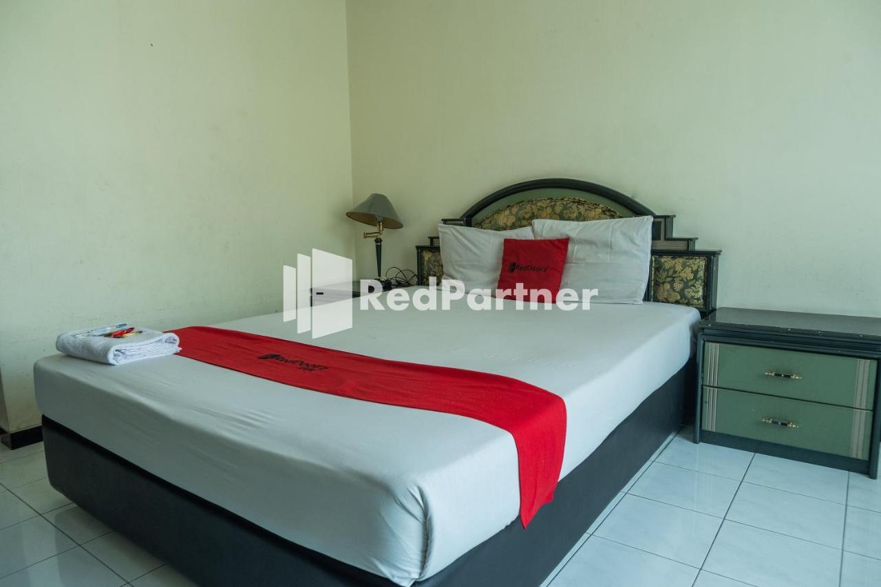 Akur Hotel Malioboro Mitra Reddoorz Yogyakarta Exterior photo