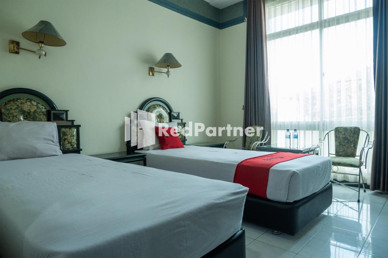 Akur Hotel Malioboro Mitra Reddoorz Yogyakarta Exterior photo